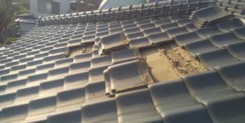 屋根の雨漏り調査で失敗しないために｜表面だけでなく“下地まで見る”徹底調査が重要！　栃木市｜佐野市｜小山市｜板倉町｜野木町｜足利市｜館林市｜桐生市　創業1973年の藤岡商事が展開する屋根外壁リフォーム専門店　キレイ家